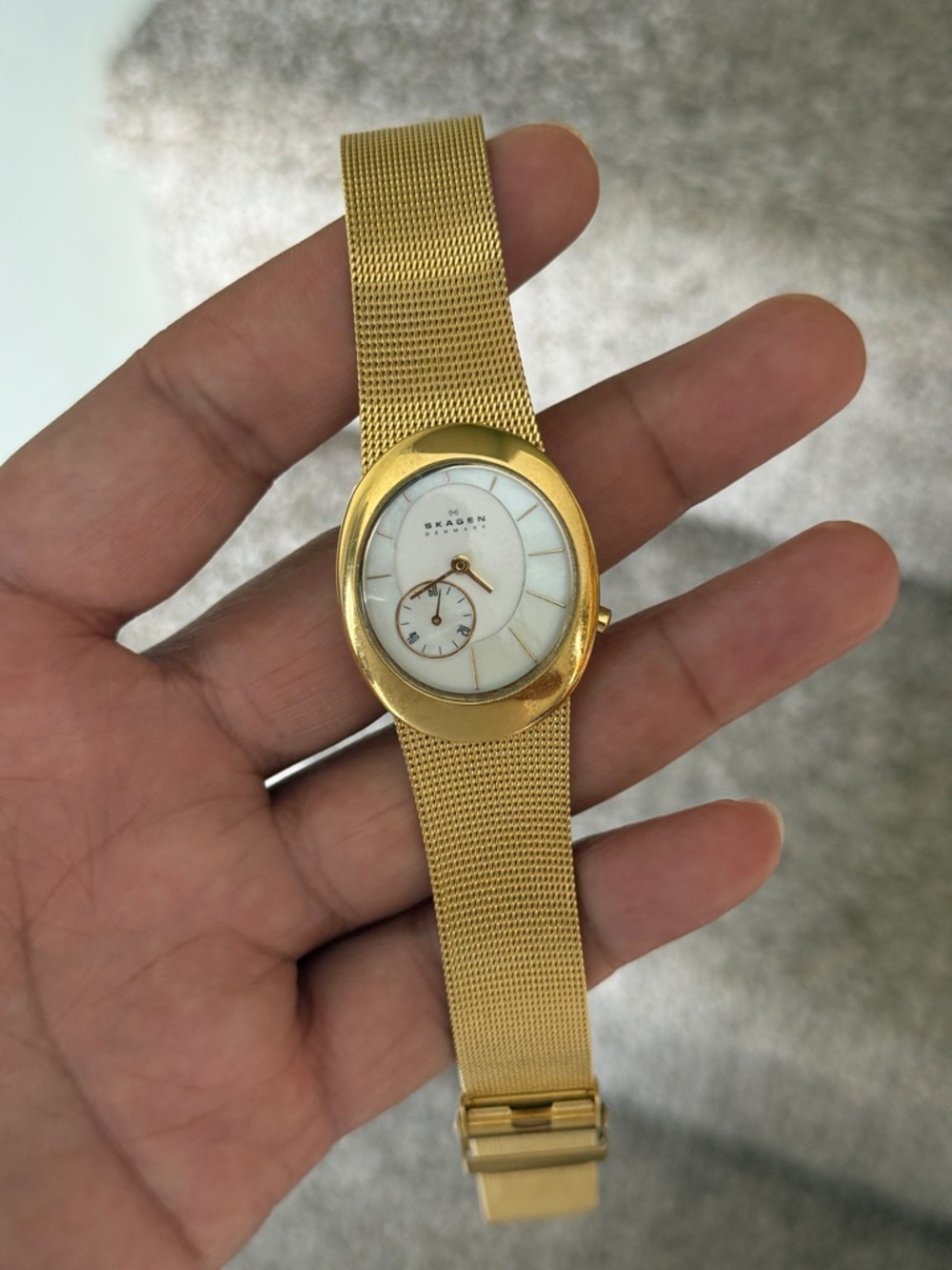 Skagen vintage unique mother of pearl dial Gold women’s  Watch with mesh band